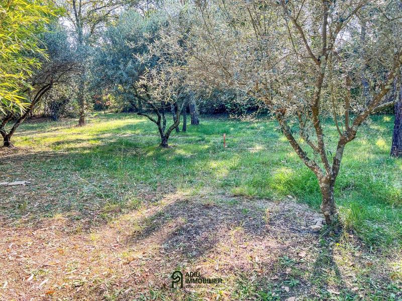 Terrain constructible - 650 m²