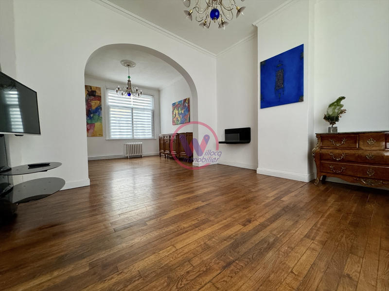 Maison - 182 m² - 7 pièces