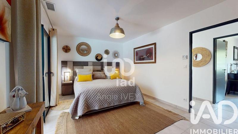 Maison - 200 m² - 7 pièces