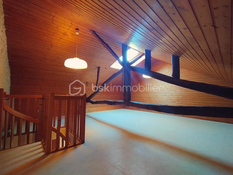 Maison - 232 m² - 7 pièces