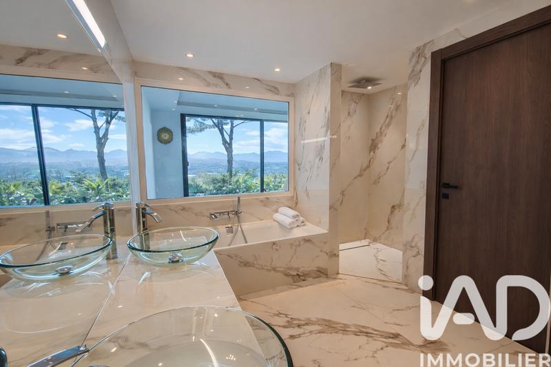 Maison de maîtres - 389 m² - 8 pièces