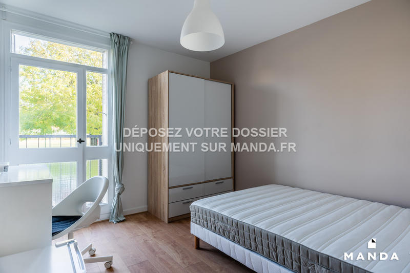 Chambre - 12 m² - 4 pièces