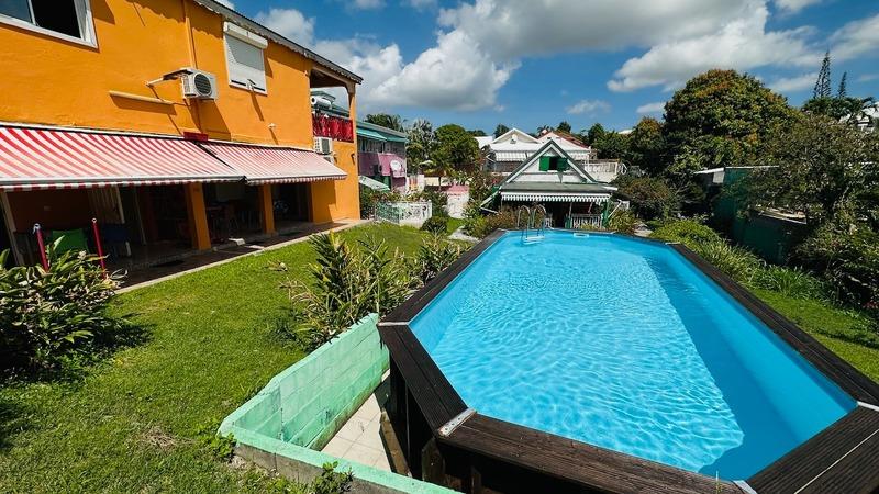 Propriété - 200 m² - 7 pièces