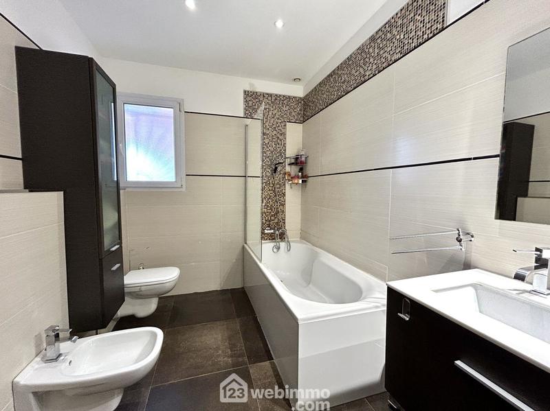 Maison - 173 m² - 6 pièces