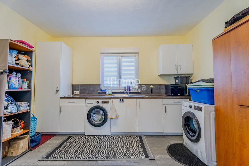 Maison - 216 m² - 6 pièces