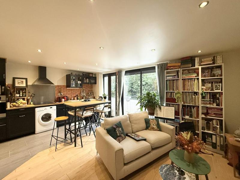 Appartement ancien - 65 m² - 4 pièces