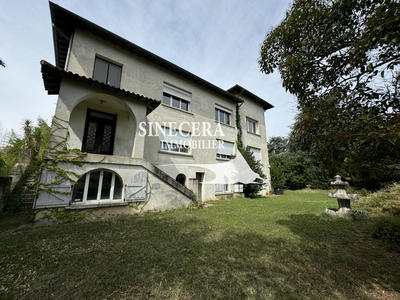 Propriété - 600 m² - 16 pièces