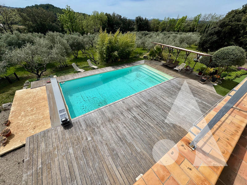 Maison - 180 m² - 5 pièces