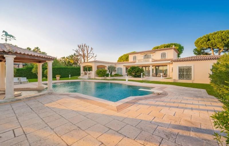 Villa - 450 m² - 8 pièces