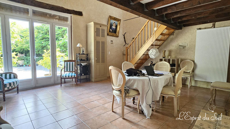 Maison - 290 m² - 9 pièces