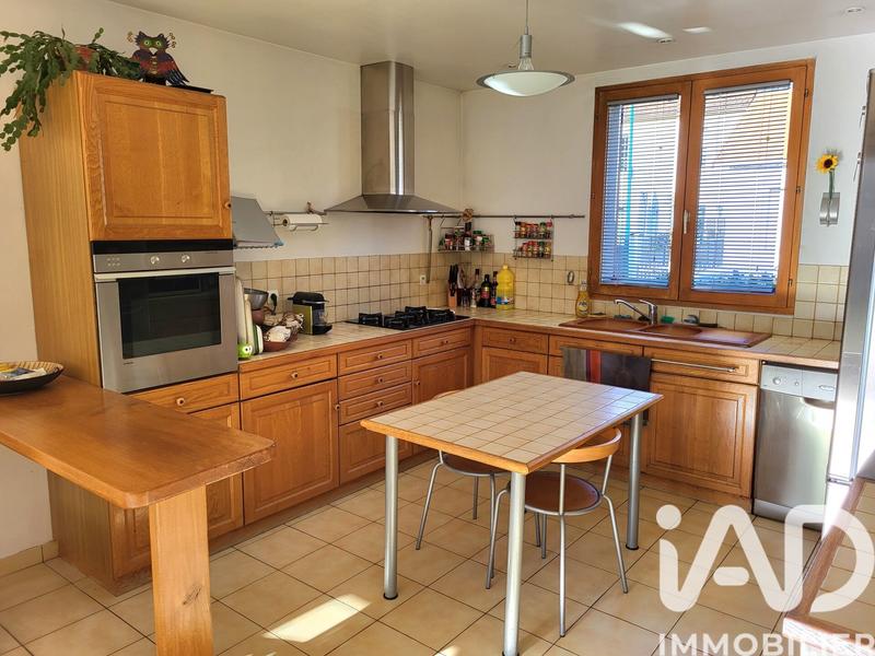 Maison - 180 m² - 8 pièces