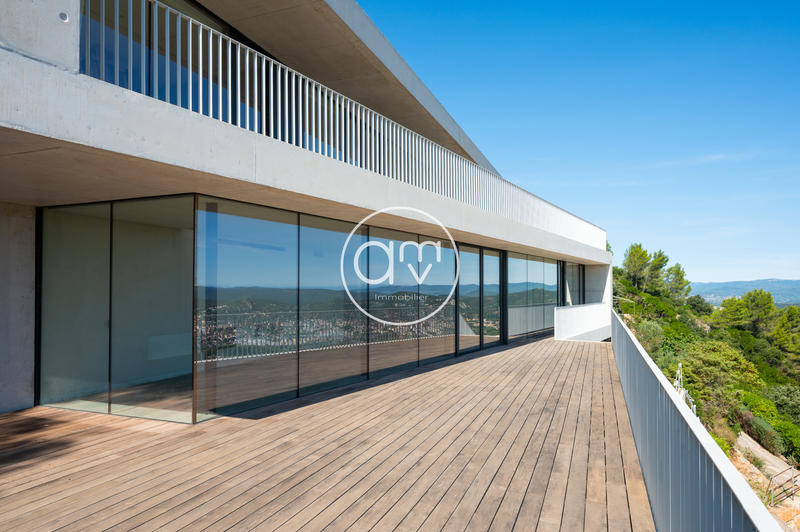 Maison - 170 m² - 6 pièces