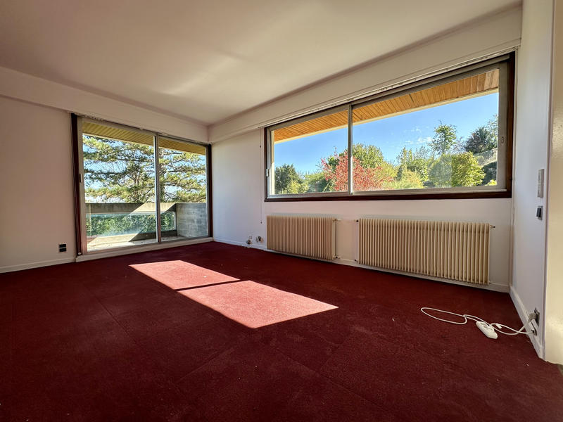 Maison - 220 m² - 9 pièces