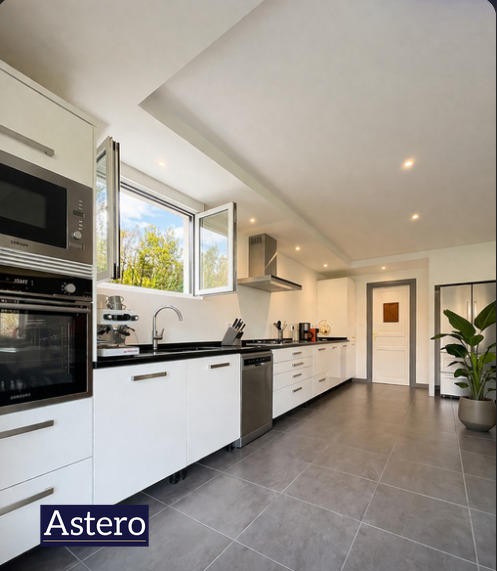 Propriété - 188 m² - 6 pièces