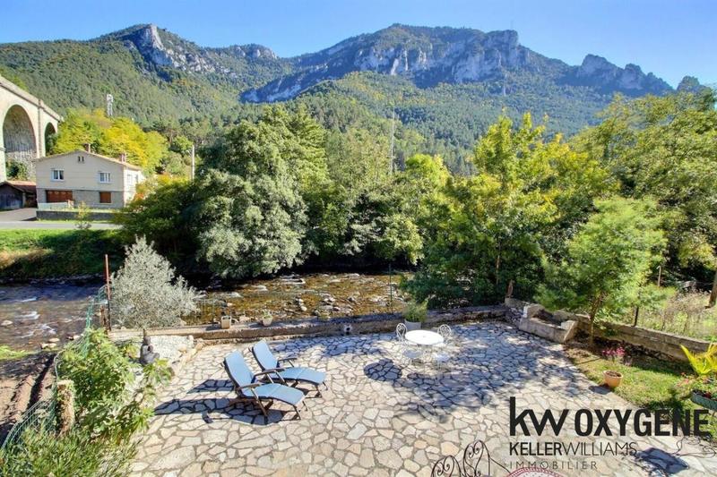 Maison - 178 m² - 10 pièces