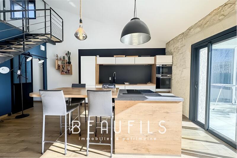 Appartement - 191 m² - 5 pièces