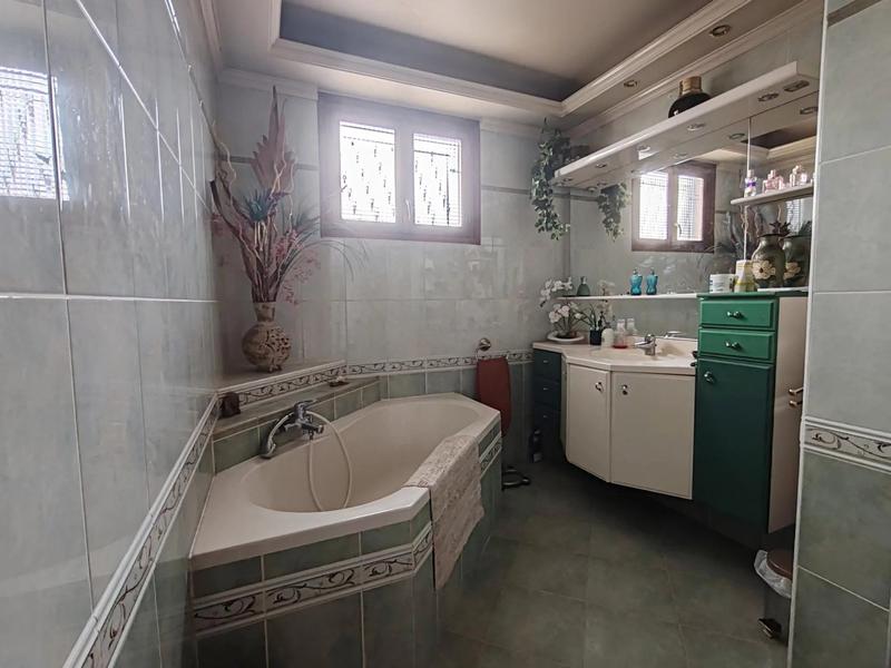 Maison - 143 m² - 6 pièces