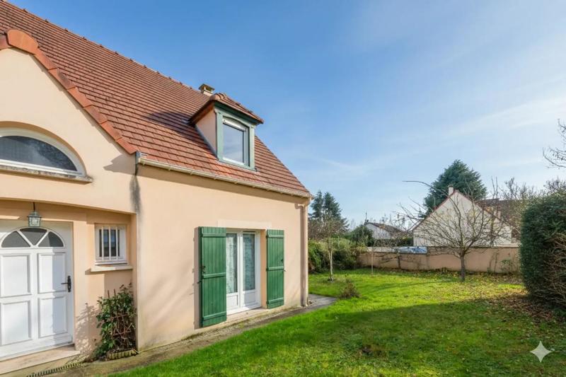 Maison - 200 m² - 8 pièces