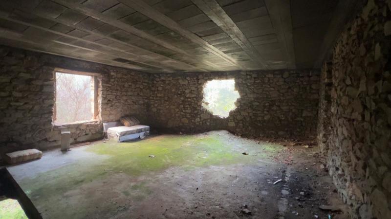 Maison - 330 m² - 5 pièces