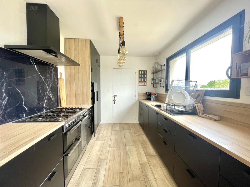 Maison - 111 m² - 5 pièces