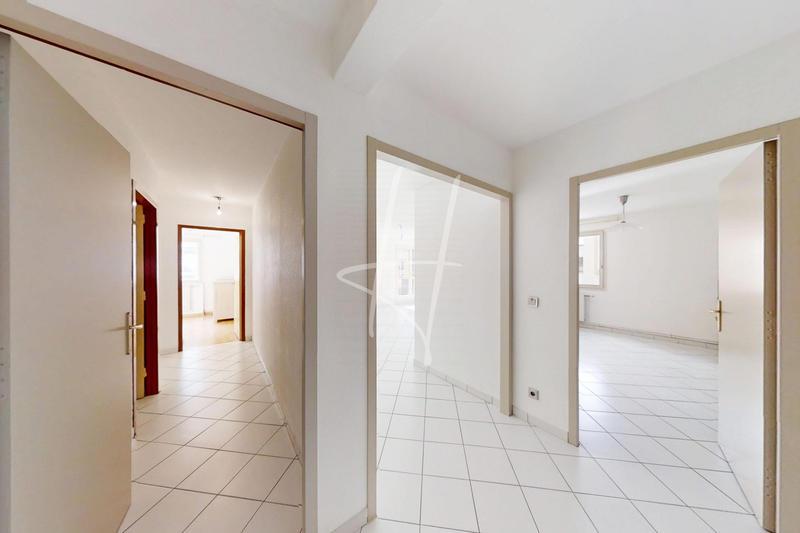 Appartement - 102 m² - 5 pièces