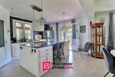 Villa - 210 m² - 9 pièces