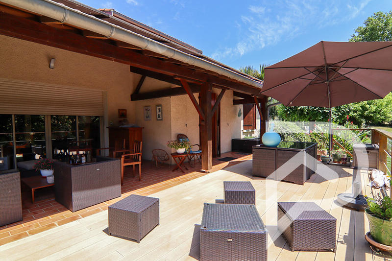 Maison - 208 m² - 7 pièces