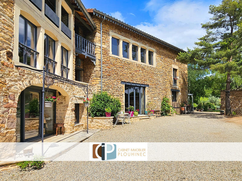 Maison - 305 m² - 8 pièces