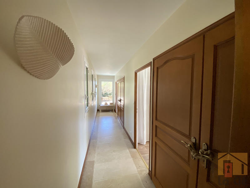 Maison - 455 m² - 9 pièces