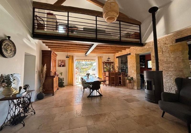 Maison - 220 m² - 5 pièces