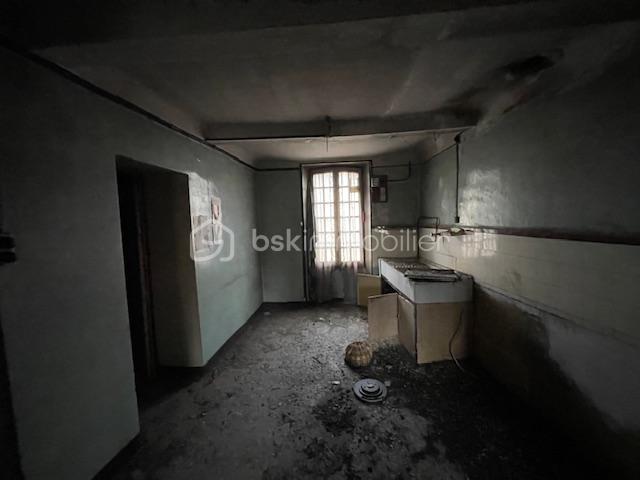 Immeuble - 180 m² - 14 pièces