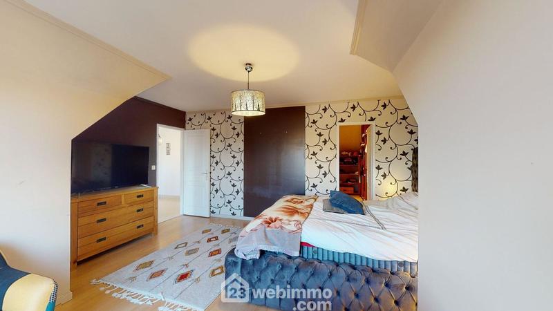 Maison - 170 m² - 7 pièces