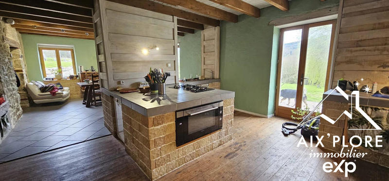 Maison - 240 m² - 6 pièces