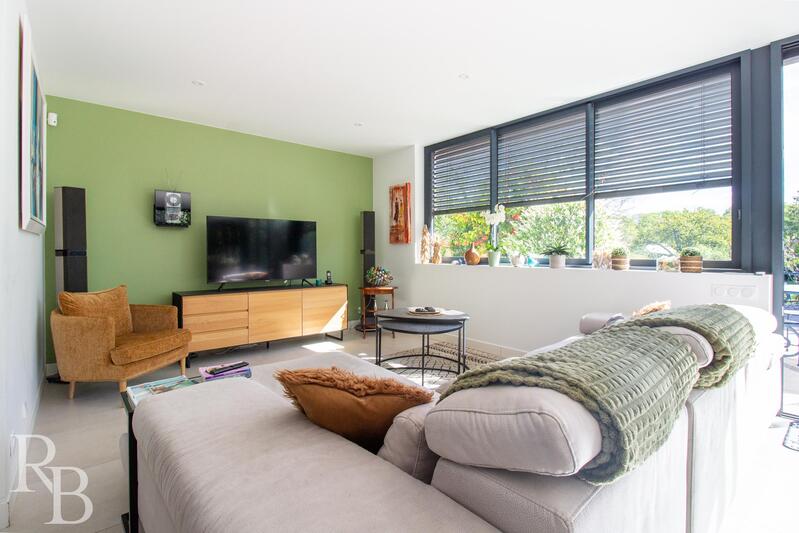 Maison - 203 m² - 5 pièces