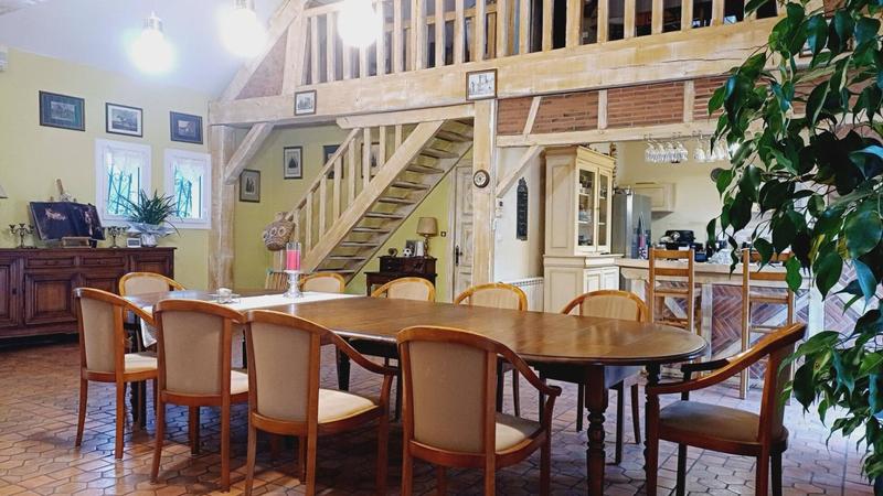 Maison - 250 m² - 8 pièces