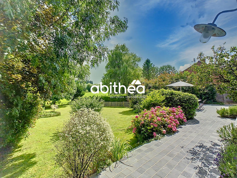 Maison - 250 m² - 8 pièces