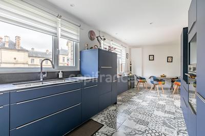 Maison - 260 m² - 8 pièces