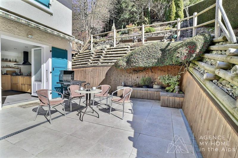 Châlet - 234 m² - 10 pièces