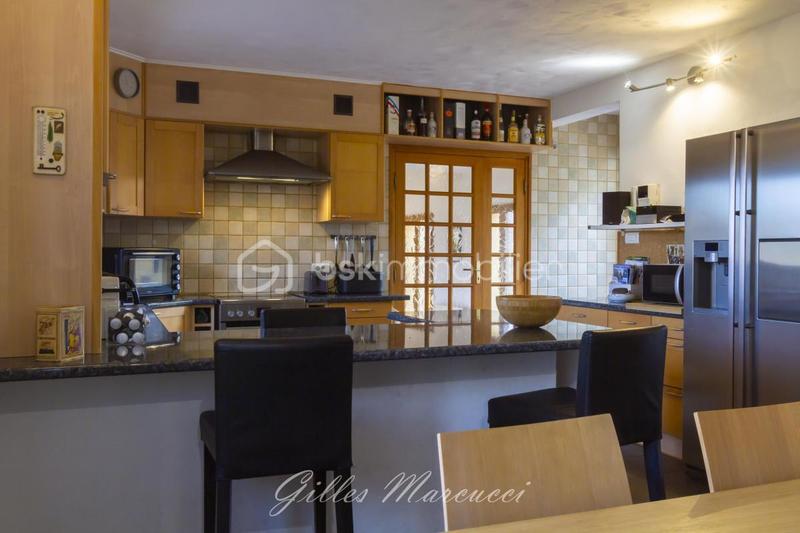 Maison - 174 m² - 5 pièces