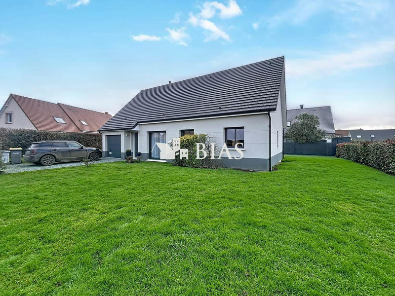 Maison - 90 m² - 4 pièces