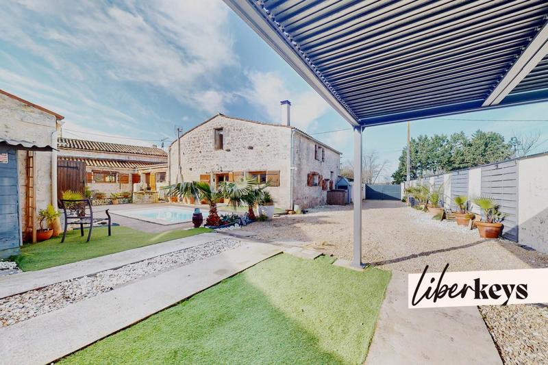 Corps de ferme - 201 m² - 6 pièces