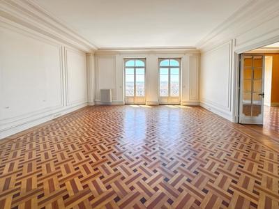 Appartement - 242 m² - 4 pièces