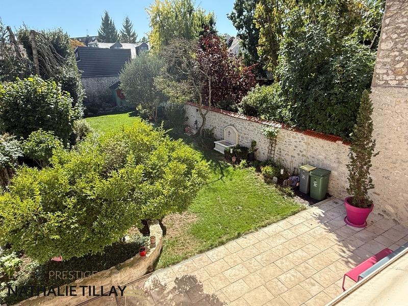 Maison - 220 m² - 9 pièces