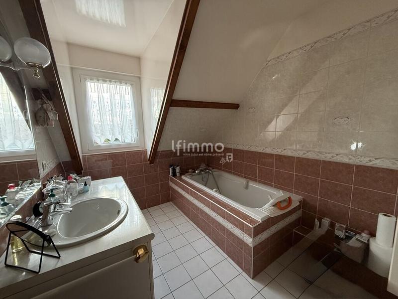 Maison - 105 m² - 5 pièces