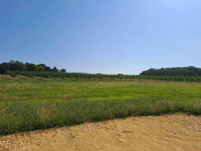 Terrain constructible - 1 800 m²