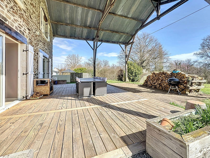 Maison - 210 m² - 7 pièces