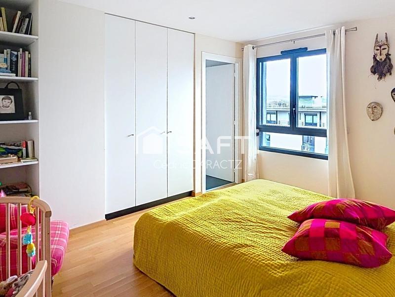 Appartement - 210 m² - 6 pièces