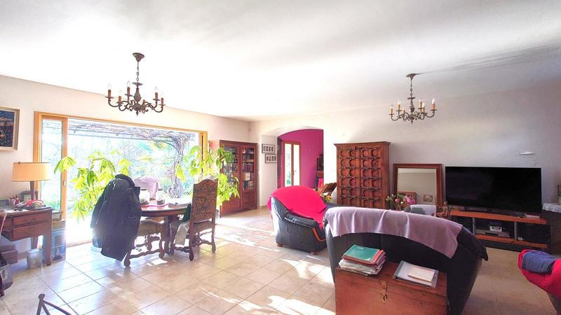Villa - 251 m² - 5 pièces
