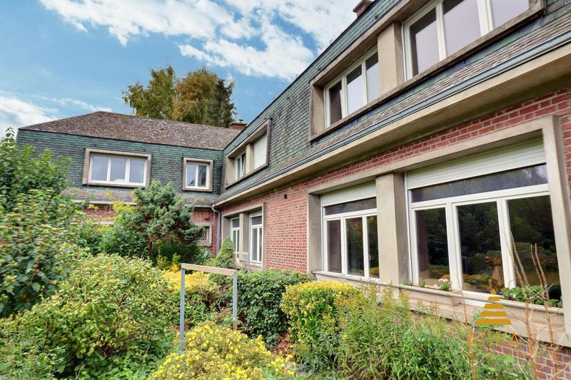 Maison - 321 m² - 7 pièces