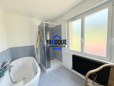 Maison - 136 m² - 6 pièces